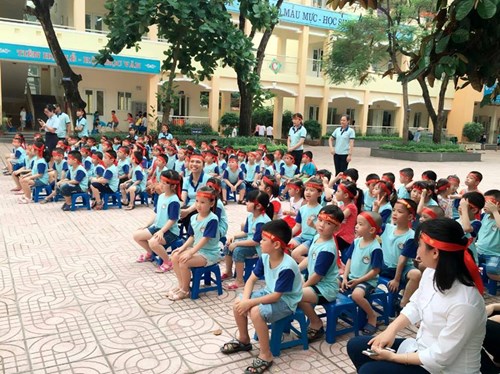Các bé khối mẫu giáo lớn tham quan trường tiểu học Ngọc Thụy